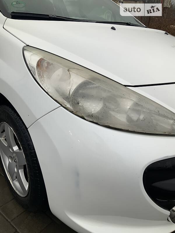 Хетчбек Peugeot 207 2009 в Острозі