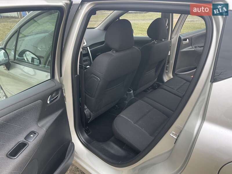 Універсал Peugeot 207 2008 в Ізяславі фото 10 Універсал Peugeot 207 2008 в Ізяславі