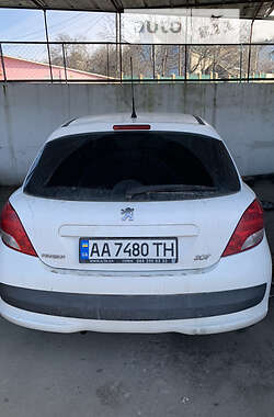 Хэтчбек Peugeot 207 2011 в Киеве