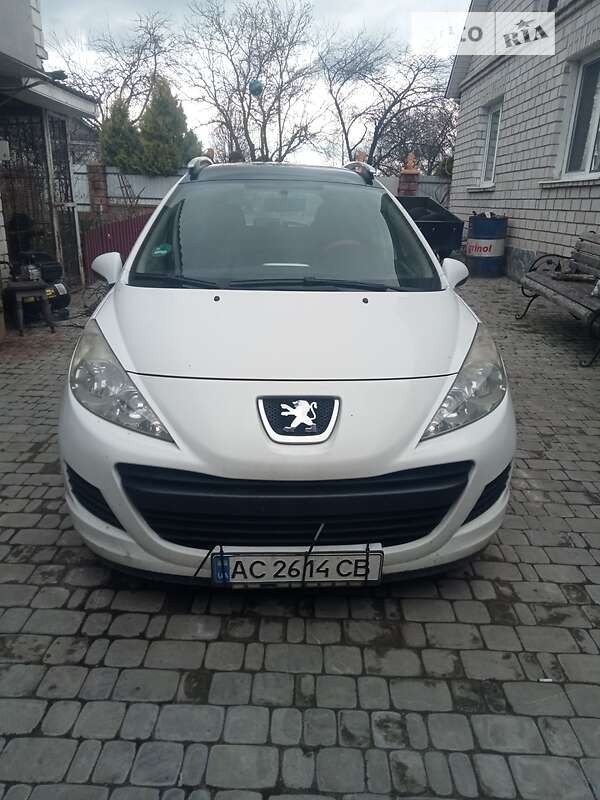 Универсал Peugeot 207 2010 в Луцке