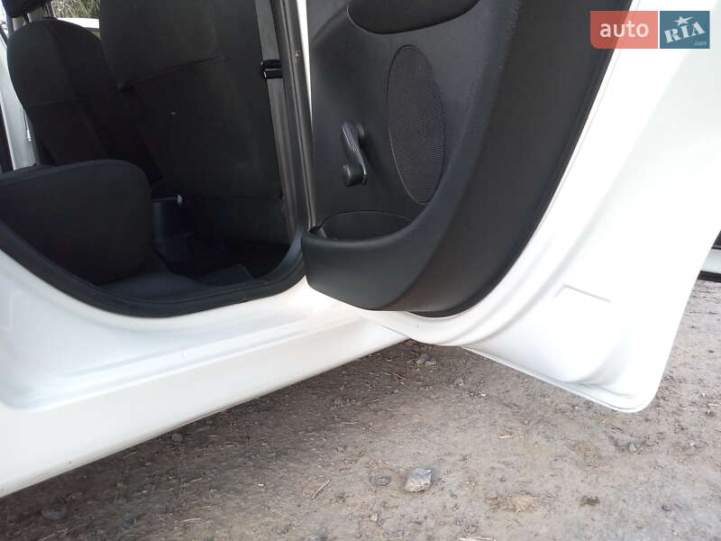 Хетчбек Peugeot 207 2011 в Хмельницькому