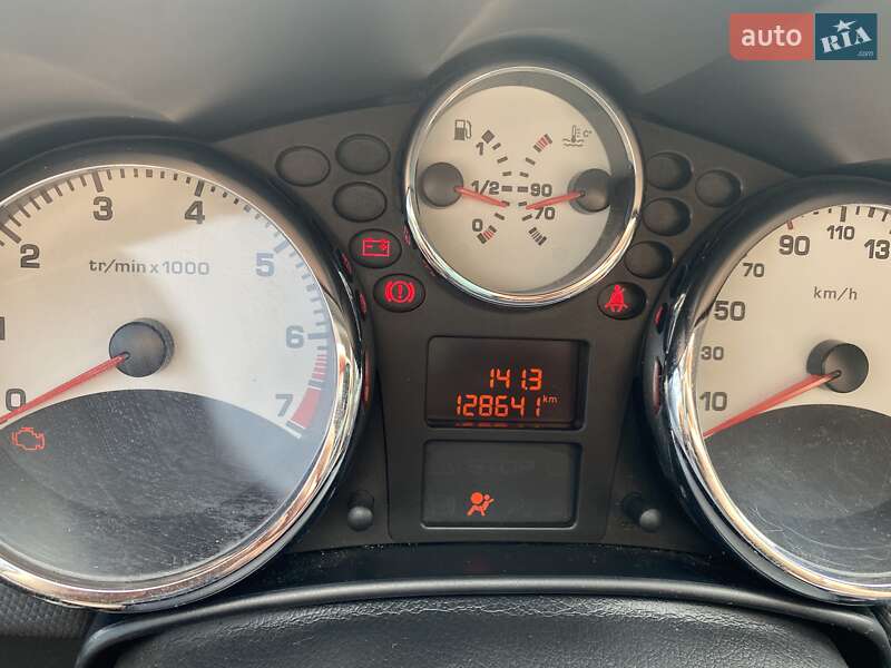 Хэтчбек Peugeot 207 2011 в Киеве