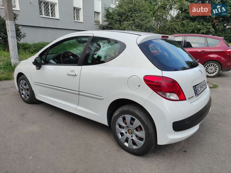 Хэтчбек Peugeot 207 2012 в Львове