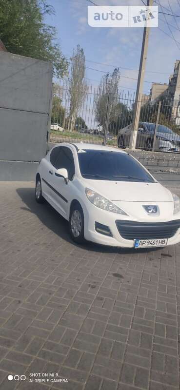 Хетчбек Peugeot 207 2010 в Запоріжжі