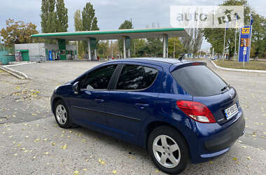 Хэтчбек Peugeot 207 2010 в Запорожье