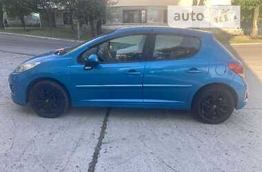 Хэтчбек Peugeot 207 2011 в 