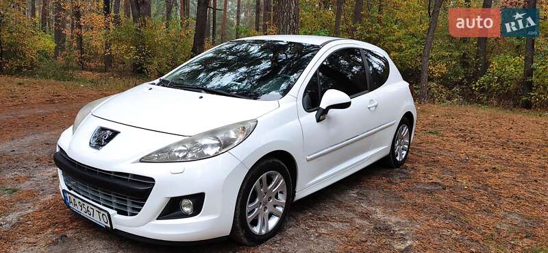 Хетчбек Peugeot 207 2011 в Києві