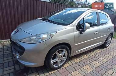 Хетчбек Peugeot 207 2008 в Бучі