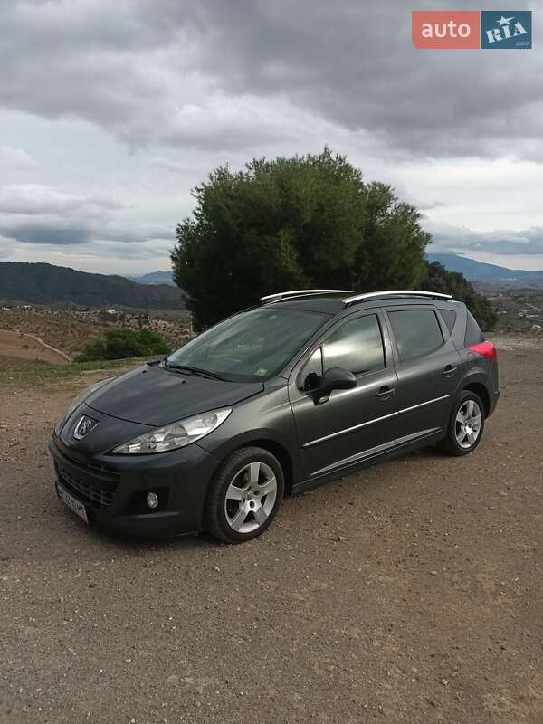 Универсал Peugeot 207 2011 в Львове