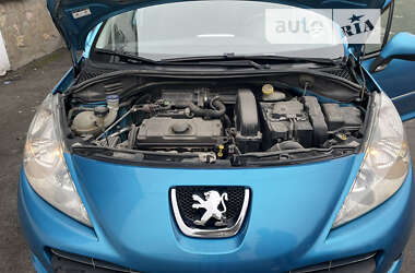 Хэтчбек Peugeot 207 2011 в Киеве