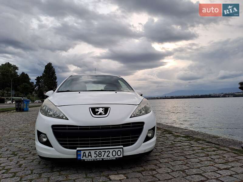 Хетчбек Peugeot 207 2011 в Києві