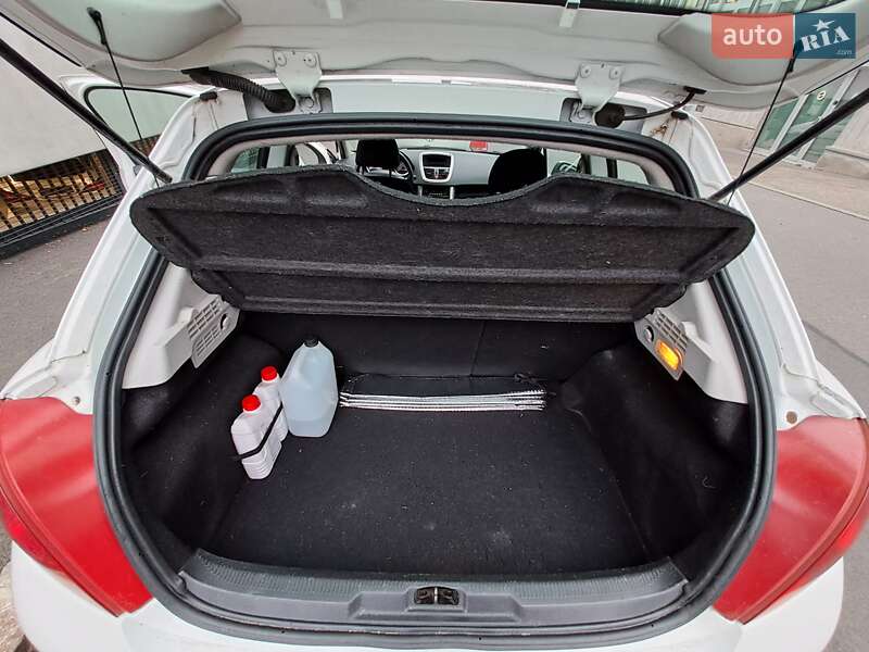 Хетчбек Peugeot 207 2011 в Києві