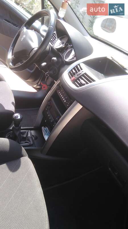 Универсал Peugeot 207 2007 в Горохове