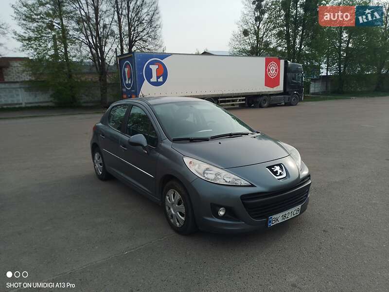 Хетчбек Peugeot 207 2011 в Рівному