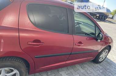 Хетчбек Peugeot 207 2008 в Чернівцях