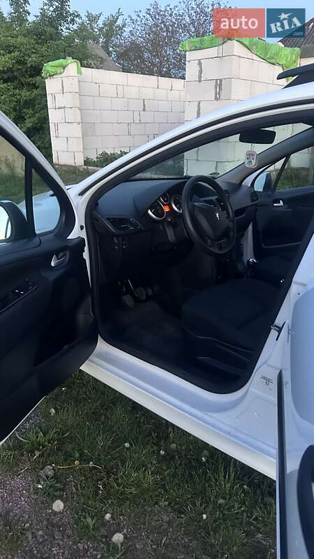 Універсал Peugeot 207 2008 в Житомирі
