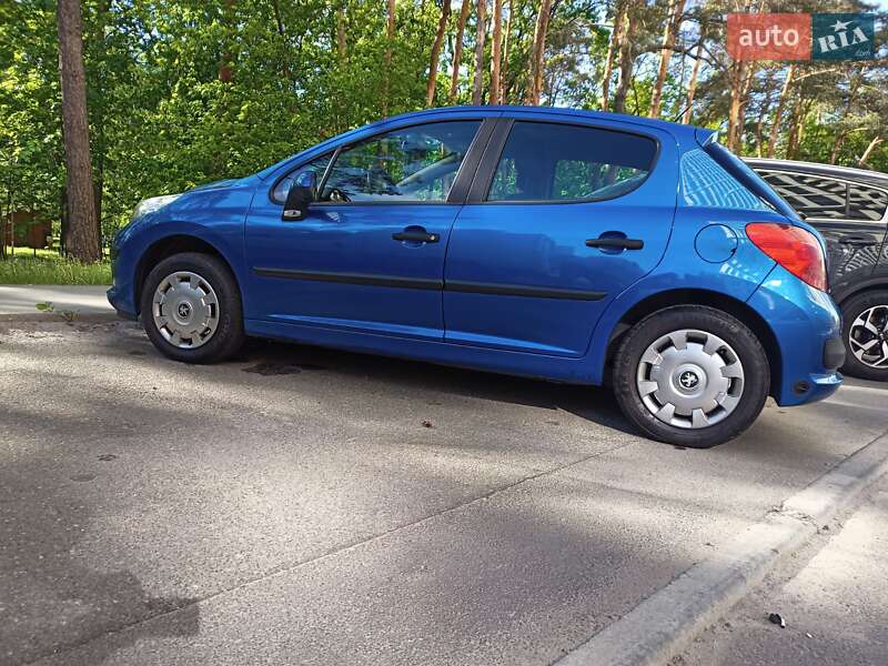 Хэтчбек Peugeot 207 2007 в Киеве