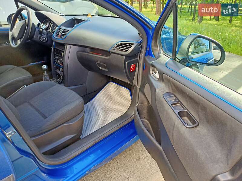 Хэтчбек Peugeot 207 2007 в Киеве