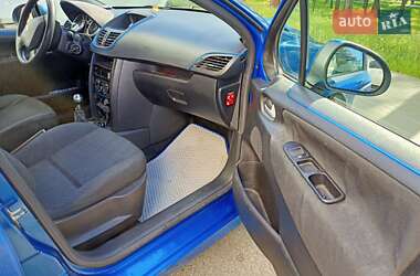 Хэтчбек Peugeot 207 2007 в 