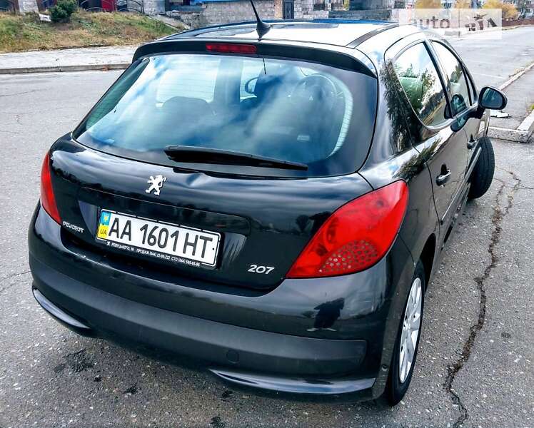 Хэтчбек Peugeot 207 2008 в Киеве