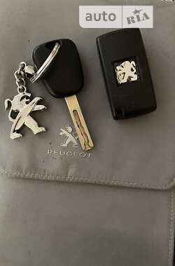 Хэтчбек Peugeot 207 2011 в Киеве