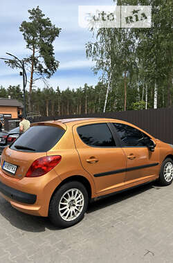 Хэтчбек Peugeot 207 2008 в Буче