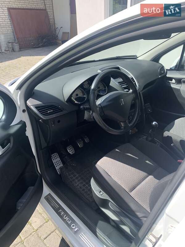 Універсал Peugeot 207 2011 в Бродах