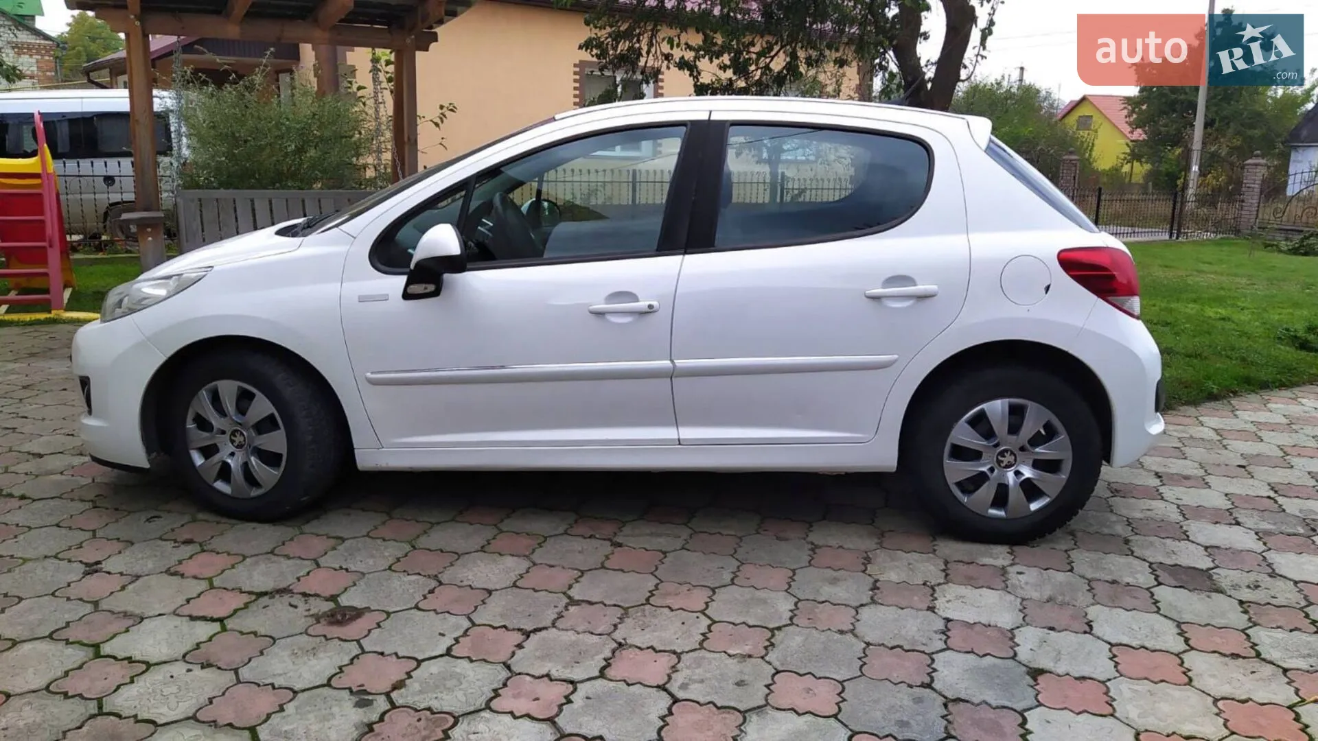 2010 Peugeot 207 - мініатюра 3