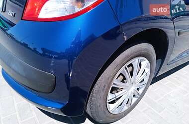 Хэтчбек Peugeot 207 2009 в 