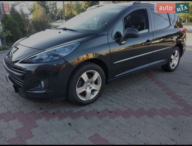 Універсал Peugeot 207 2010 в Чернівцях