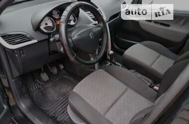 Універсал Peugeot 207 2010 в Чернівцях