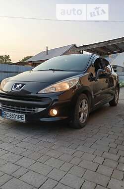 Хэтчбек Peugeot 207 2006 в Буске