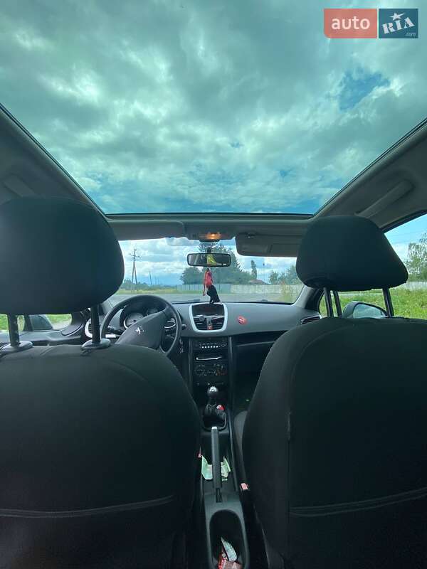 Универсал Peugeot 207 2009 в Самборе