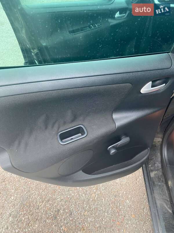 Универсал Peugeot 207 2009 в Самборе