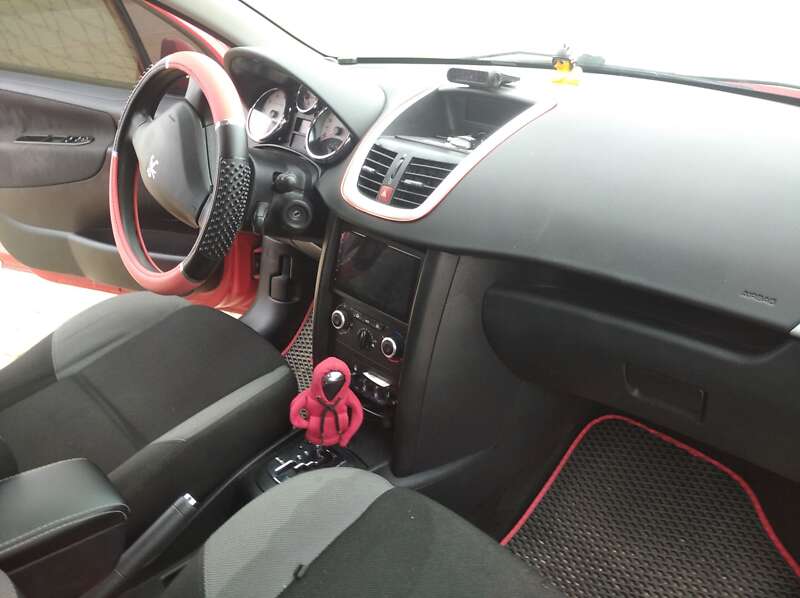 Универсал Peugeot 207 2008 в Яворове