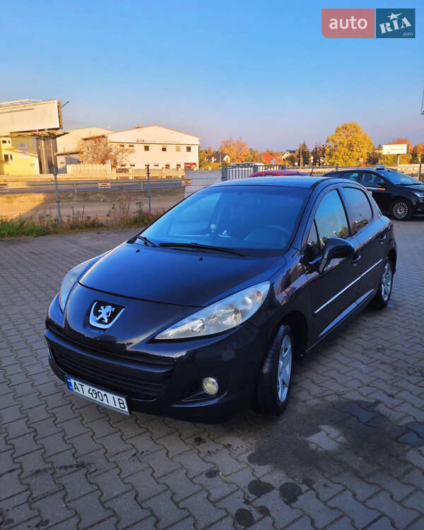 Хетчбек Peugeot 207 2012 в Івано-Франківську