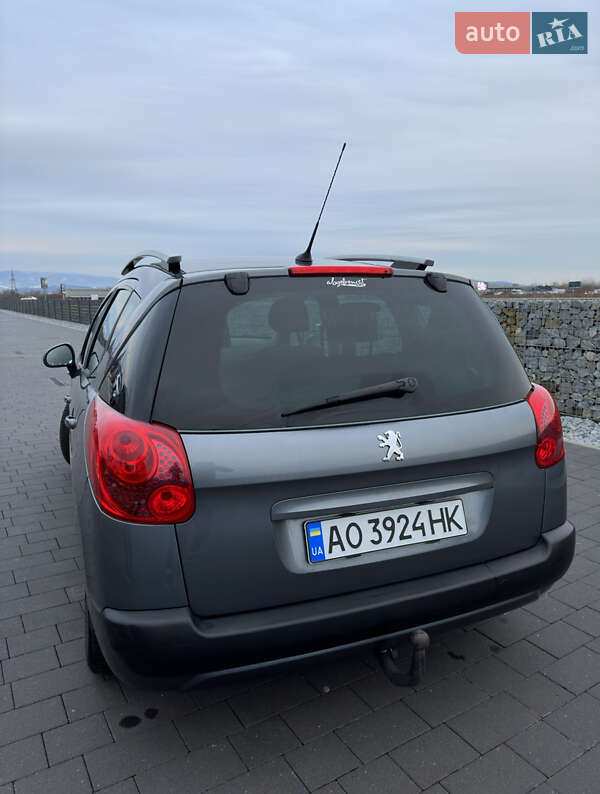 Универсал Peugeot 207 2010 в Мукачево