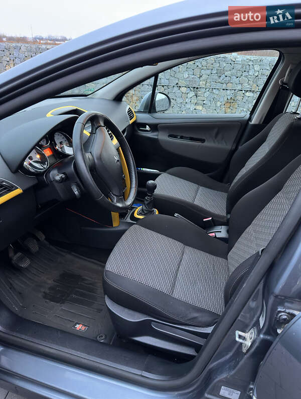 Универсал Peugeot 207 2010 в Мукачево