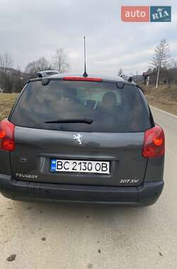 Хэтчбек Peugeot 207 2010 в Сходнице