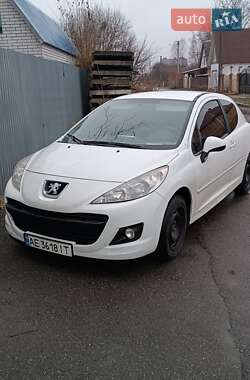 Хэтчбек Peugeot 207 2011 в Киеве