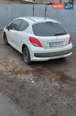 Хэтчбек Peugeot 207 2011 в Киеве