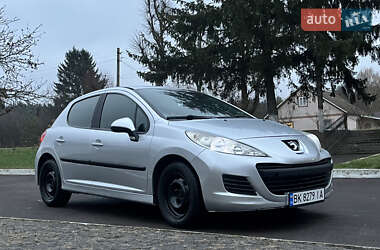 Хетчбек Peugeot 207 2008 в Радивиліві