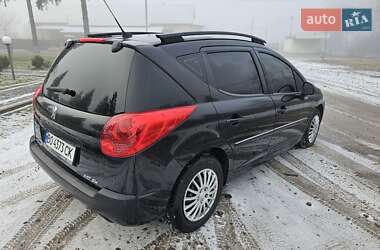 Универсал Peugeot 207 2010 в Бучаче