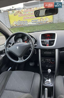 Хэтчбек Peugeot 207 2009 в Ровно