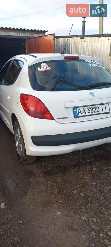 Хэтчбек Peugeot 207 2007 в Баштанке