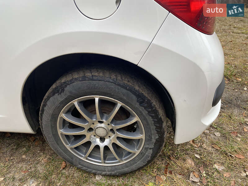Хэтчбек Peugeot 207 2009 в Коростышеве
