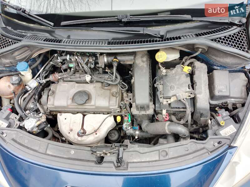 Хэтчбек Peugeot 207 2010 в Львове фото 8 Хэтчбек Peugeot 207 2010 в Львове