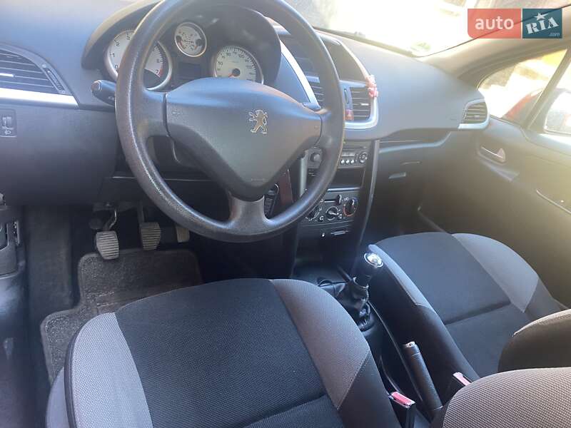 Хетчбек Peugeot 207 2008 в Житомирі
