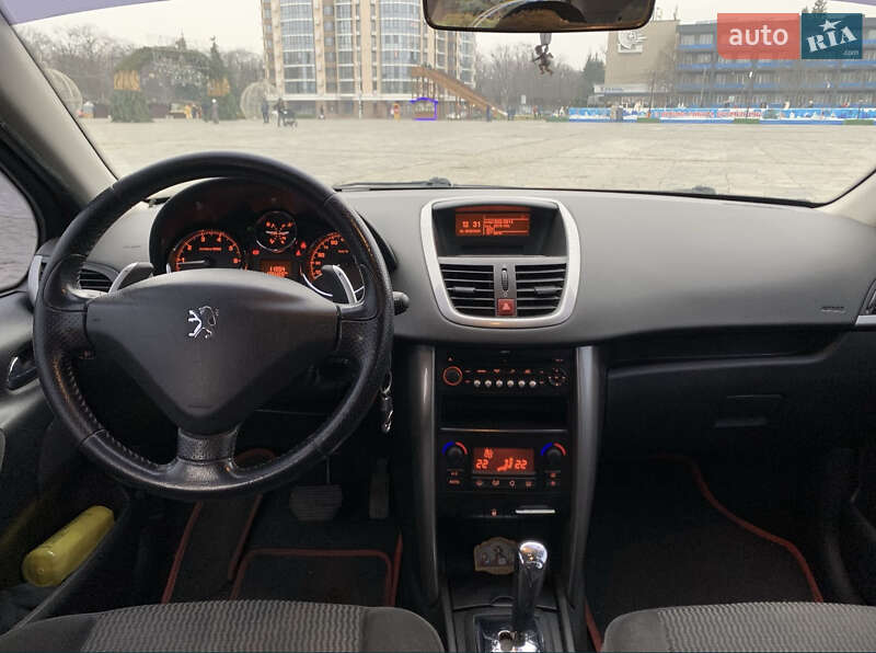 Хэтчбек Peugeot 207 2008 в Кременчуге