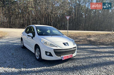 Хетчбек Peugeot 207 2010 в 